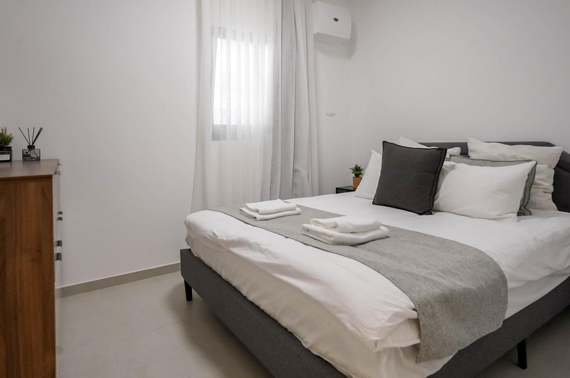 Yalarent New Stylish Apartment 3Br With Balcony 엘라트 외부 사진